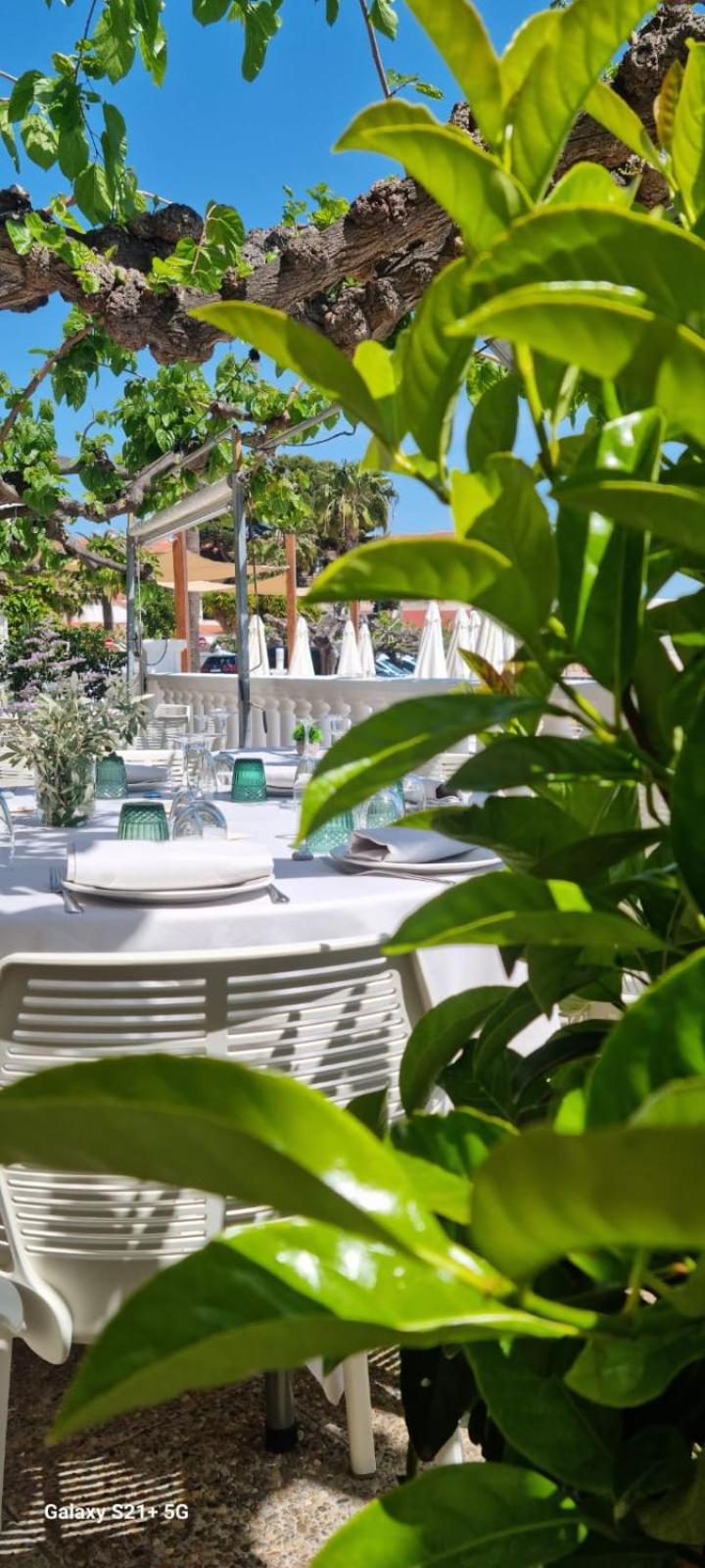 Hotel Restaurant Juanito Platja Сан-Карлос-де-ла-Рапита Экстерьер фото