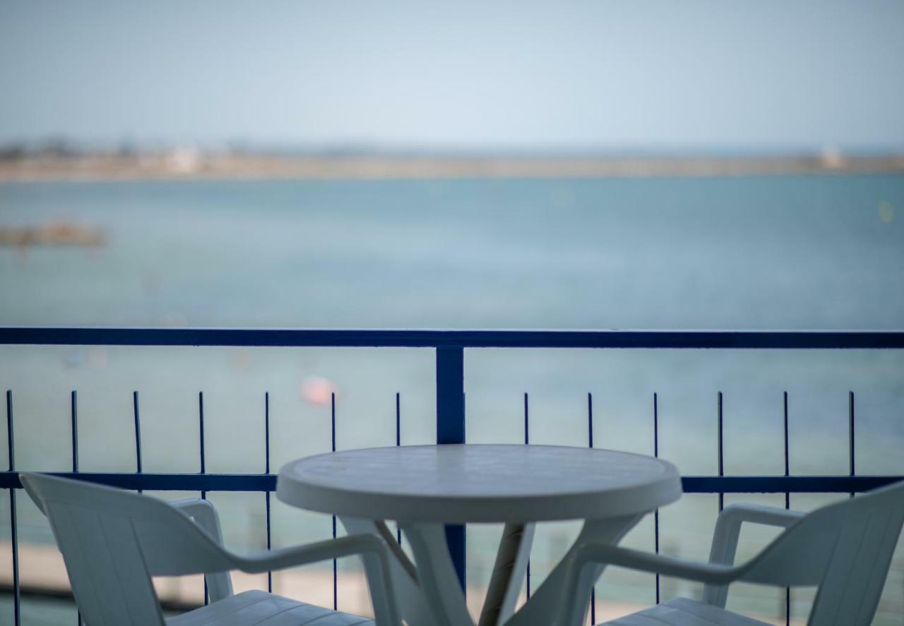 Hotel Restaurant Juanito Platja Сан-Карлос-де-ла-Рапита Экстерьер фото